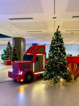 Новорічна фура