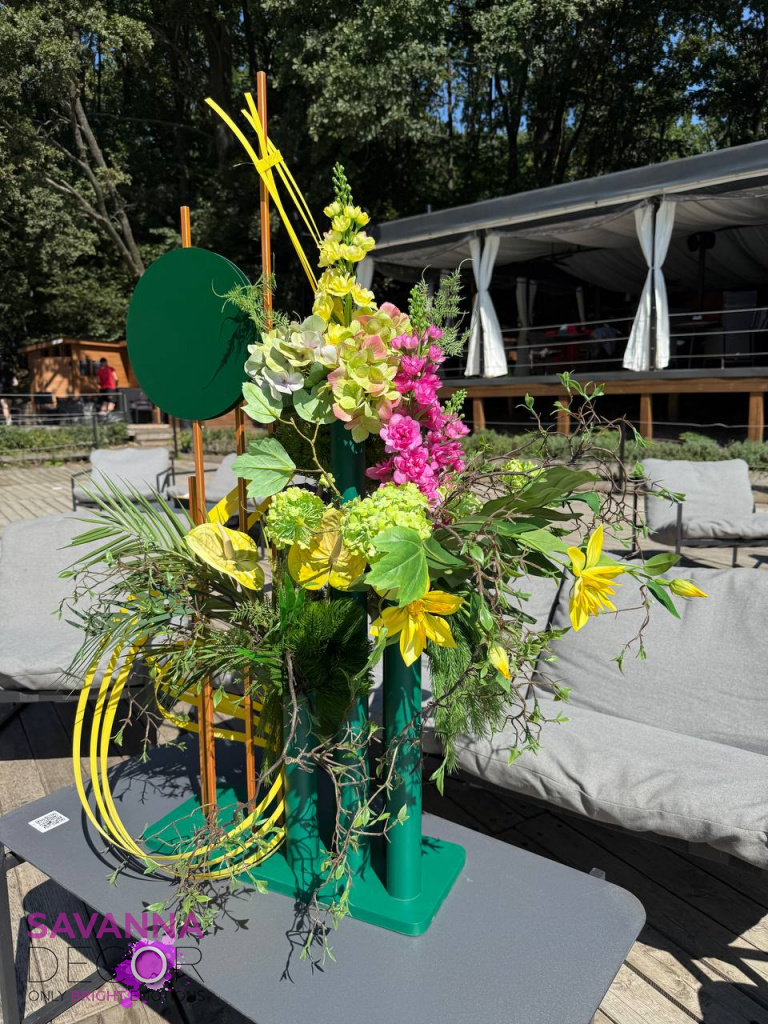 Декоративна композиція на стіл